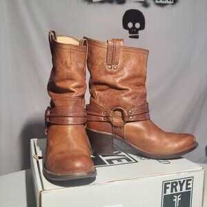 Frye Carmen Harness Short Boots in Tan  77372 Sz 10M- shipping incl